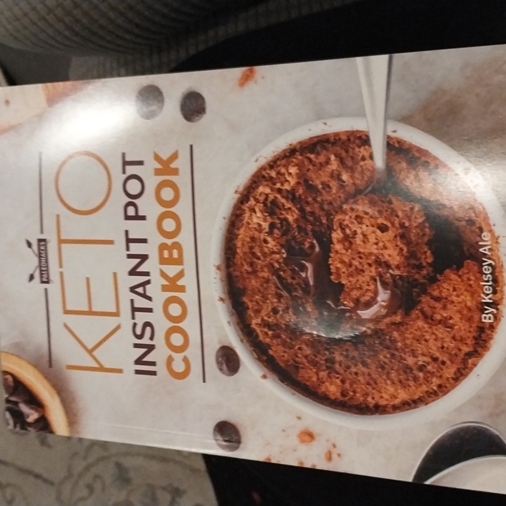 PALEOHACKS/ KETO INSTANT POT COOKBOOK by Kelsey Ale
